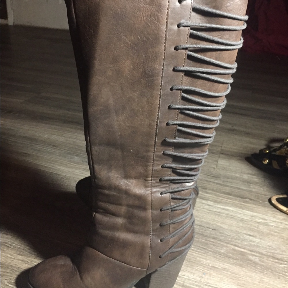 Women’s size 71/2 Mossimo boots